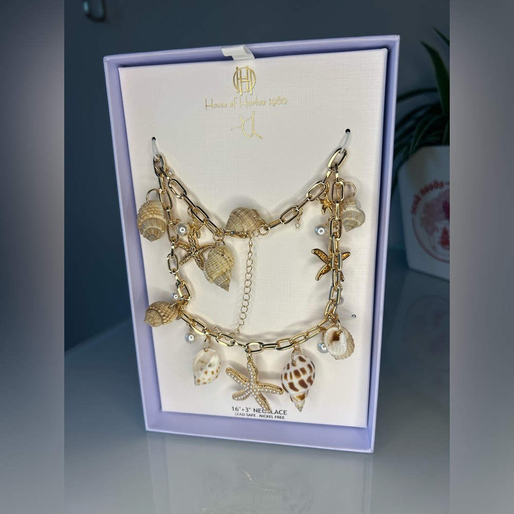 HOH1960 Viral Shell & Beach Island Themed Gold Charm Choker